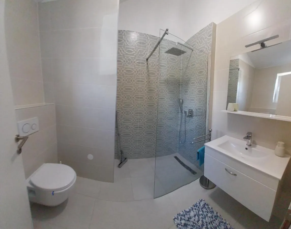 Villa Vila Dubravka - Schoen Und Komfortabel Inmitten Von Olivenbaeumen Und Weinbergen Mit Whirlpool Valtura