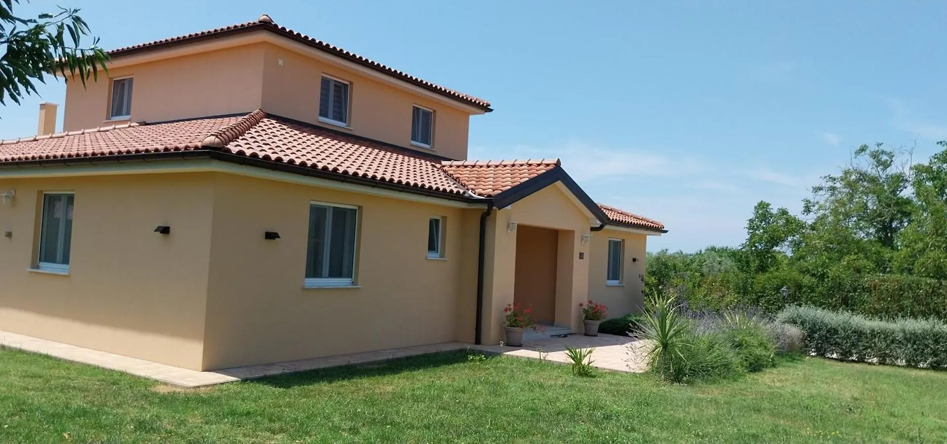 Villa Vila Dubravka - Schoen Und Komfortabel Inmitten Von Olivenbaeumen Und Weinbergen Mit Whirlpool Valtura Kroatien